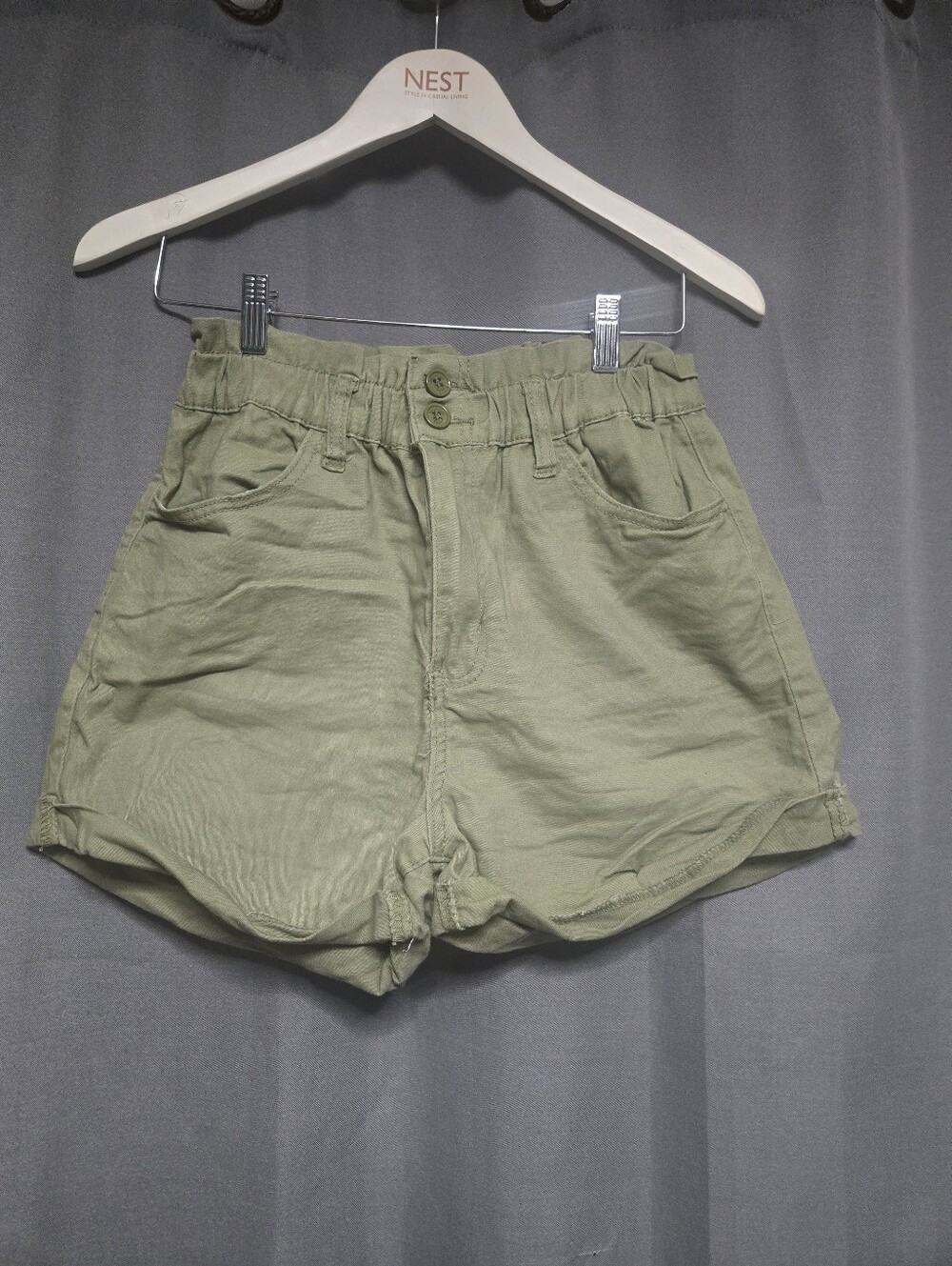 Dollhouse Women's Size 7/8 Green Shorts